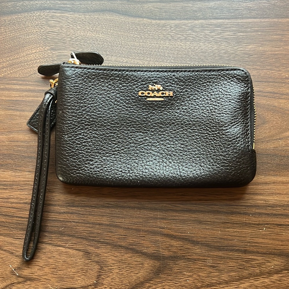 Coach wristlet wallet